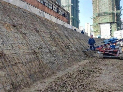 白碱滩建筑边坡支护