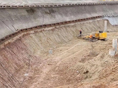 白碱滩基坑边坡加固